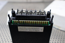 Load image into Gallery viewer, Newport Electronics Q2000P Panel Meter 5W 115V 4-20mA Used With Warranty
