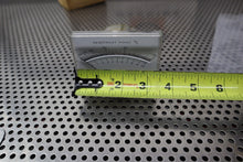 Load image into Gallery viewer, D-915219YB 7028 040-03 500UA-FS DEW/FROST POINT Meter New Old Stock
