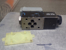 Load image into Gallery viewer, Double A QJ-3-C-10D1-TSPL Solenoid Valve 350bar 5000psi Used With Warranty
