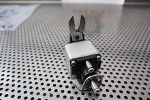 Load image into Gallery viewer, EINS NW3-35 Air Nipper Cutter Used With Warranty See All Pictures
