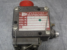 Load image into Gallery viewer, SWI PS-5109-D210 Pressure Switch NA5-26200-1C Used With Warranty
