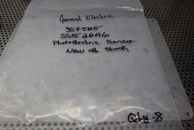 Load image into Gallery viewer, General Electric 3S7505 SS520A6 Miniature Photoelectric Sensor New Old Stock
