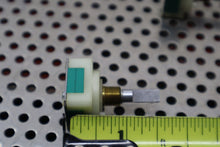Load image into Gallery viewer, ACCORD SR-407 PSS-23 P385-8-XN Rotary Switches New Old Stock (Lot of 2)
