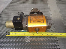 Load image into Gallery viewer, Worchester Controls Series 39 Model 10 39X MK009 Pneumatic Actuator Used
