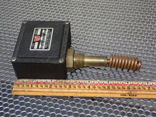 Load image into Gallery viewer, United Electric Type C7 Model 4064 3 Pressure Switch 1A 24VDC Used (Lot of 2)
