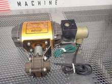 Load image into Gallery viewer, Worchester Controls Series 39 Model 10 39X MK009 Pneumatic Actuator Used
