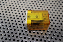 Load image into Gallery viewer, 211D10-464B 007-9818213 Relays 18VDC Coil New Old Stock (Lot of 5)
