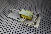Load image into Gallery viewer, Guardian Electric A420-060931-00 006-5065096 Solenoids New Old Stock (Lot of 4)
