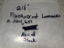 Load image into Gallery viewer, Fluorescent Luminaire Issue A-224,651 E185183 Light Fixture 21-1/4" Length New

