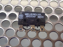 Load image into Gallery viewer, MATSUSHITA AH25049 4031H Snap Switches 3A 250VAC New Old Stock (Lot of 20)
