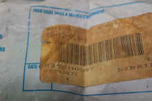 Load image into Gallery viewer, CAJON SS-12-VCR-4 VCR Face Seal Fitting New Old Stock See All Pictures

