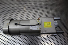 Load image into Gallery viewer, YONG KUN 51K90GN-CMF Gear Motor 90W 220V W/ 5GN-5K Gear Head Used Warranty
