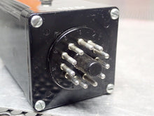 Load image into Gallery viewer, ISSC 1017 CSA 1017 UL 120VAC/DC Input 0-10 Solid State Timer Used With Warranty
