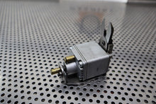 Load image into Gallery viewer, EINS NW-35 Air Nipper Cutter Used With Warranty See All Pictures
