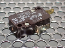 Load image into Gallery viewer, McGill 1910001003 4777-7003 Snap Switch 15A 1/2HP 125-250VAC New (Lot of 10)
