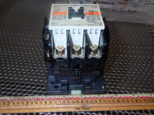 Load image into Gallery viewer, Fuji Electric SC-N2S (50) SC50BAA Contactor 110V 50Hz 100-110V 60Hz Used

