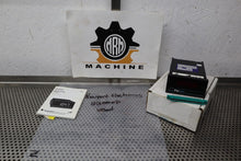 Load image into Gallery viewer, Newport Electronics Q2000P Panel Meter 5W 115V 4-20mA Used With Warranty
