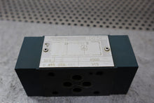 Load image into Gallery viewer, Bosch 0 811 024 101 Check Valve 4500PSI 315bar Used With Warranty
