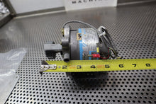Load image into Gallery viewer, Pacific Scientific 33VM62-101-5 P500-1003 Rev T Motor 6.4 Torque NEW See Pics
