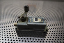 Load image into Gallery viewer, Square D 9007-AW18 Ser C Limit Switch Used With Warranty See All Pictures
