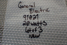 Load image into Gallery viewer, General Electric 91021 20Watt Appliance Bulb New Old Stock (Lot of 3) See Pics
