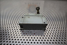 Load image into Gallery viewer, Square D 9007-AW18 Ser C Limit Switch Used With Warranty See All Pictures
