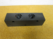 Load image into Gallery viewer, Vektek 31-4264-24 Hydraulic Block 5-1/2&quot; Long 1-1/2&quot; Wide 1-1/2&quot; Height NEW
