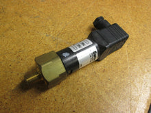 Load image into Gallery viewer, Barksdale 96210-BB4-S0008 5A 125/250 VAC 1/4&quot;NPT Pressure Switch New Old Stock
