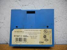 Load image into Gallery viewer, Honeywell R7847C1005 Dynamic Self-Check Rect. Flame Amplifier Used With Warranty
