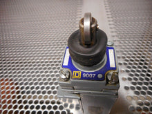 Load image into Gallery viewer, Square D 9007C054D Ser A Limit Switch 9007-CP-D Ser A Operating Head 9007-CT54 - MRM Machine
