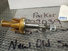 Load image into Gallery viewer, Parker 202039 Plug Kit Main Valve S4A 1-1/4 New Old Stock
