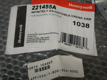 Load image into Gallery viewer, Honeywell 221455A (2) 1017 &amp; (1) 1038 Infinitely Adjustable Crank Arms NEW
