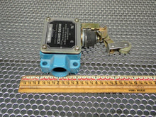 Load image into Gallery viewer, Micro Switch BAF1-2RN28-RH Limit Switch 20A 125 250 Or 480VAC New No Box
