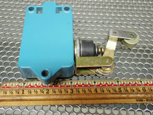 Load image into Gallery viewer, Micro Switch BAF1-2RN28-RH Limit Switch 20A 125 250 Or 480VAC New No Box
