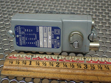 Load image into Gallery viewer, Square D 9007-AO12 Ser D Limit Switch New Old Stock (No Back Housing)
