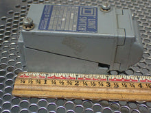 Load image into Gallery viewer, Square D 9007-B62B2 Ser A Limit Switch GB Used With Warranty
