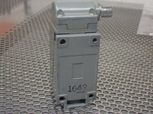 Load image into Gallery viewer, Square D 9007-B62B2 Ser A Limit Switch GB Used With Warranty
