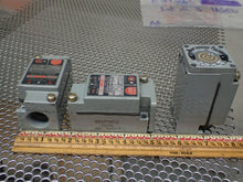 Load image into Gallery viewer, Cutler-Hammer E51SBL Ser B2 Solid State Switch Bodies &amp; E50RA Ser A1 (Lot of 3)
