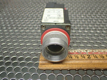 Load image into Gallery viewer, Allen Bradley 800MR-QT24S Ser D Pilot Light 24V AC/DC Used Warranty (Lot of 2)
