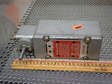 Load image into Gallery viewer, Micro Switch 51ML1-E1 Precision Limit Switch 20A 120, 240 Or 480VAC Used
