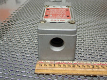 Load image into Gallery viewer, Micro Switch 51ML1-E1 Precision Limit Switch 20A 120, 240 Or 480VAC Used
