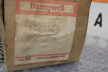 Load image into Gallery viewer, Honeywell 106615A 7818 Plug In Relay For R4075A New Old Stock See All Pictures
