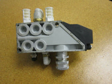 Load image into Gallery viewer, Numatics 062BB43AM000061 Solenoid Valve 24VDC 120 PSIG Used
