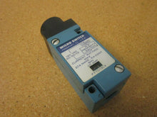 Load image into Gallery viewer, Micro Switch FYTD13C4 Proximity Limit Switch 120VAC 50/60HZ Gently Used
