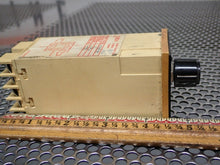 Load image into Gallery viewer, Gulton Type Elf 10 103B130 Temperature Controller 0-400F 115V Used With Warranty
