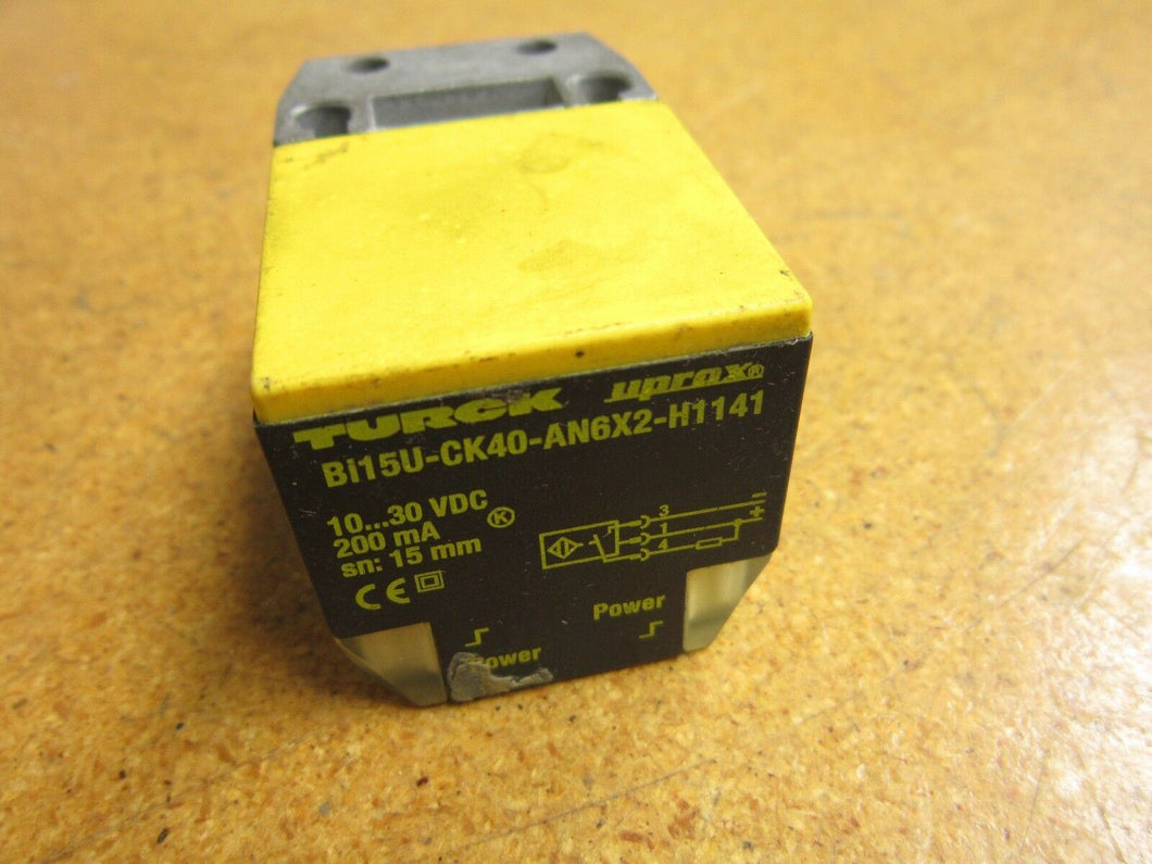 Turck Bi15U-CK40-AN6X2-H1141 Uprox Sensor 10-30VDC 200mA 15mm 4 Pin Used