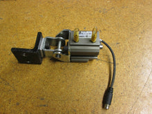 Load image into Gallery viewer, PHD Inc CRS2U 25 X 1/2-BR-I Cylinder With 53606-1-02 Sensor 6-24VDC 100mA Used

