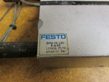 Load image into Gallery viewer, Festo DFM-32-125-P-A-KF Guided Drive With HGR-40-A 161832 8Bar Radial Gripper
