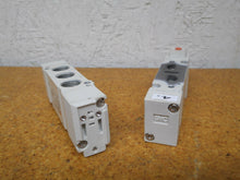 Load image into Gallery viewer, SMC 30-SY5120-5LZ-C6 Solenoid Valves 100PSI 0.7MPa 24VDC Used (Lot of 2)
