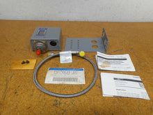 Load image into Gallery viewer, Johnson Controls P270CA-1C Open High Pressure Control 20&quot;Hg. 100PSIG 1/4&quot; New
